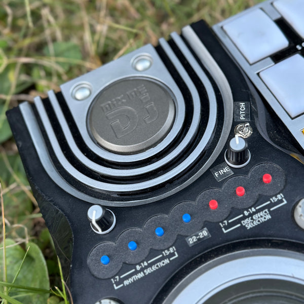 CIRCUIT BENT - MIX ME DJ