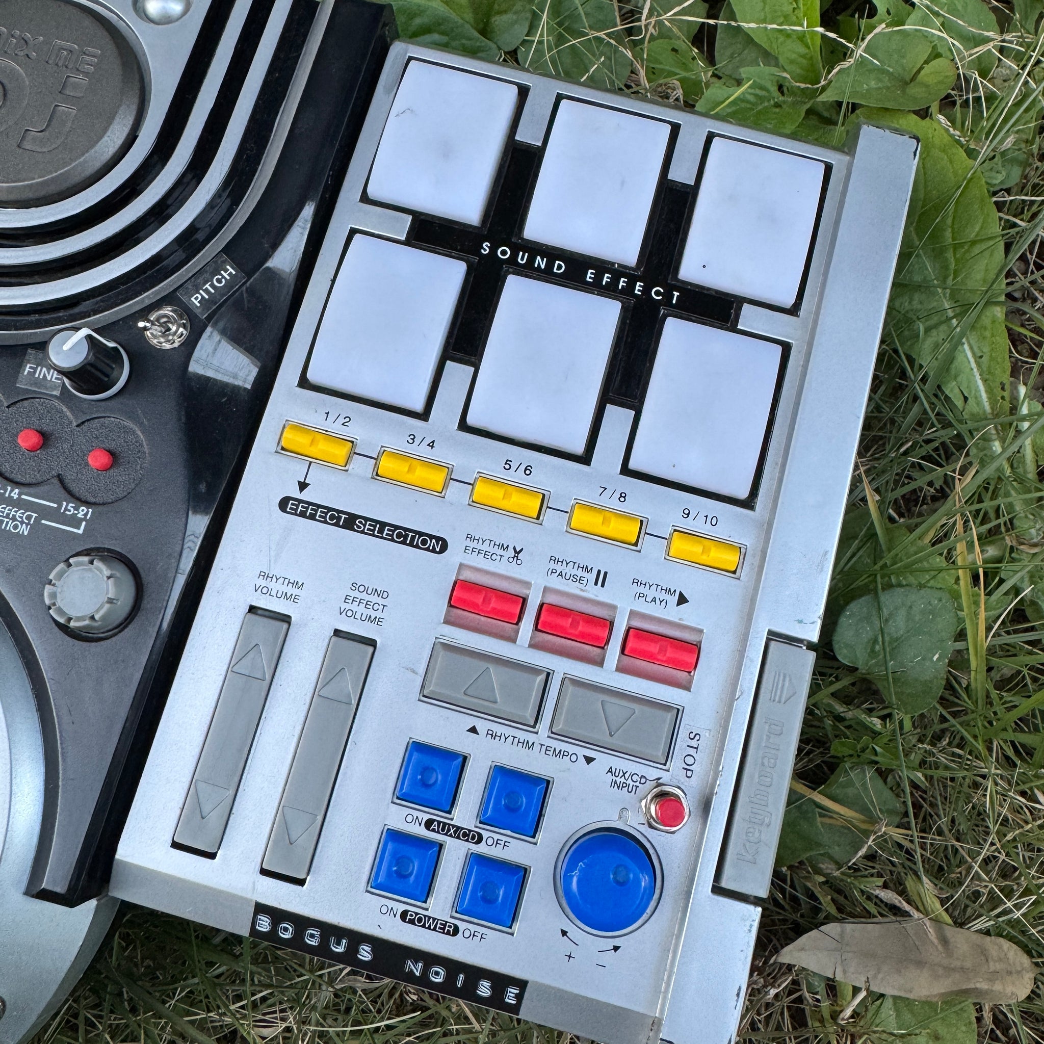 CIRCUIT BENT - MIX ME DJ – beatsville