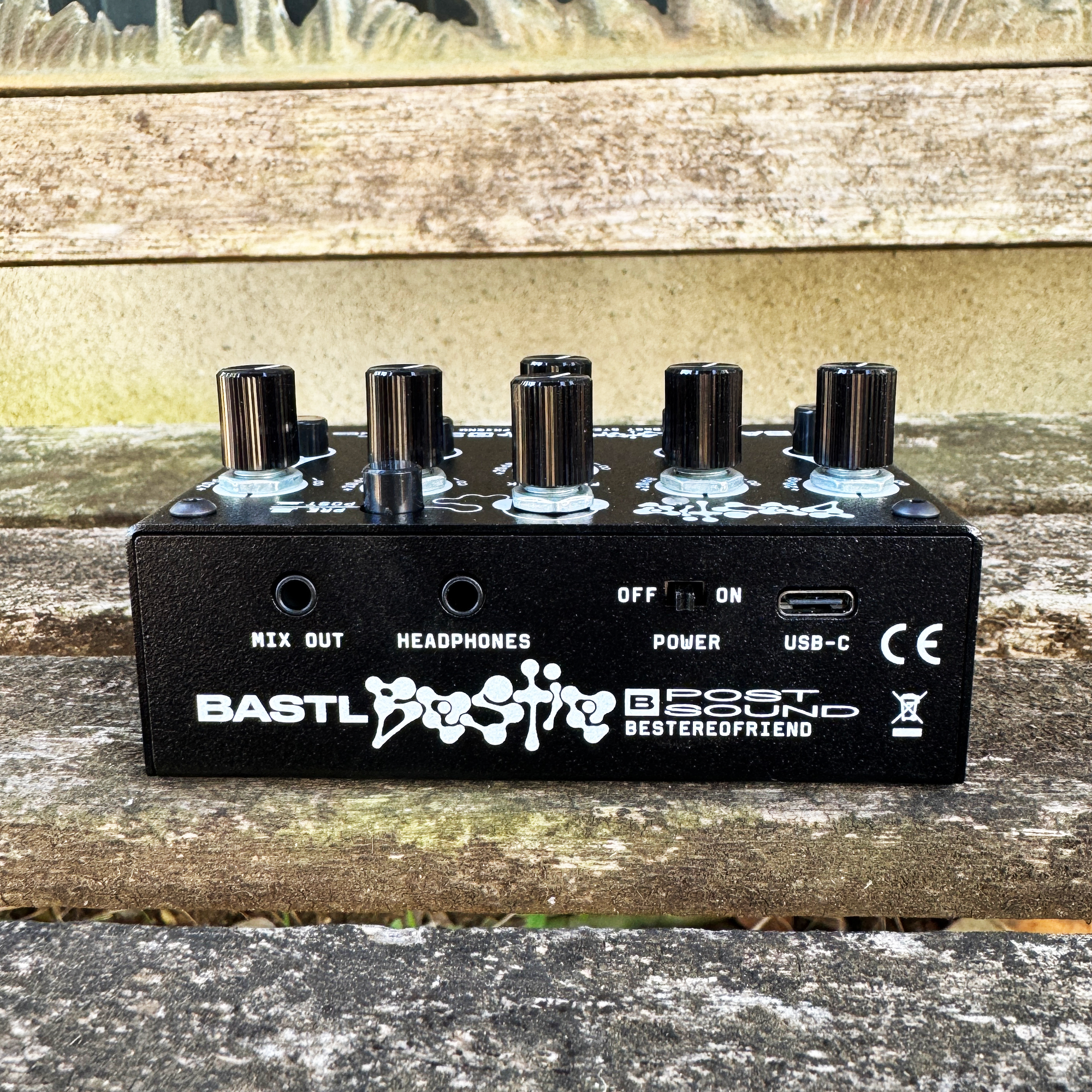 bastl-instruments-bestie-