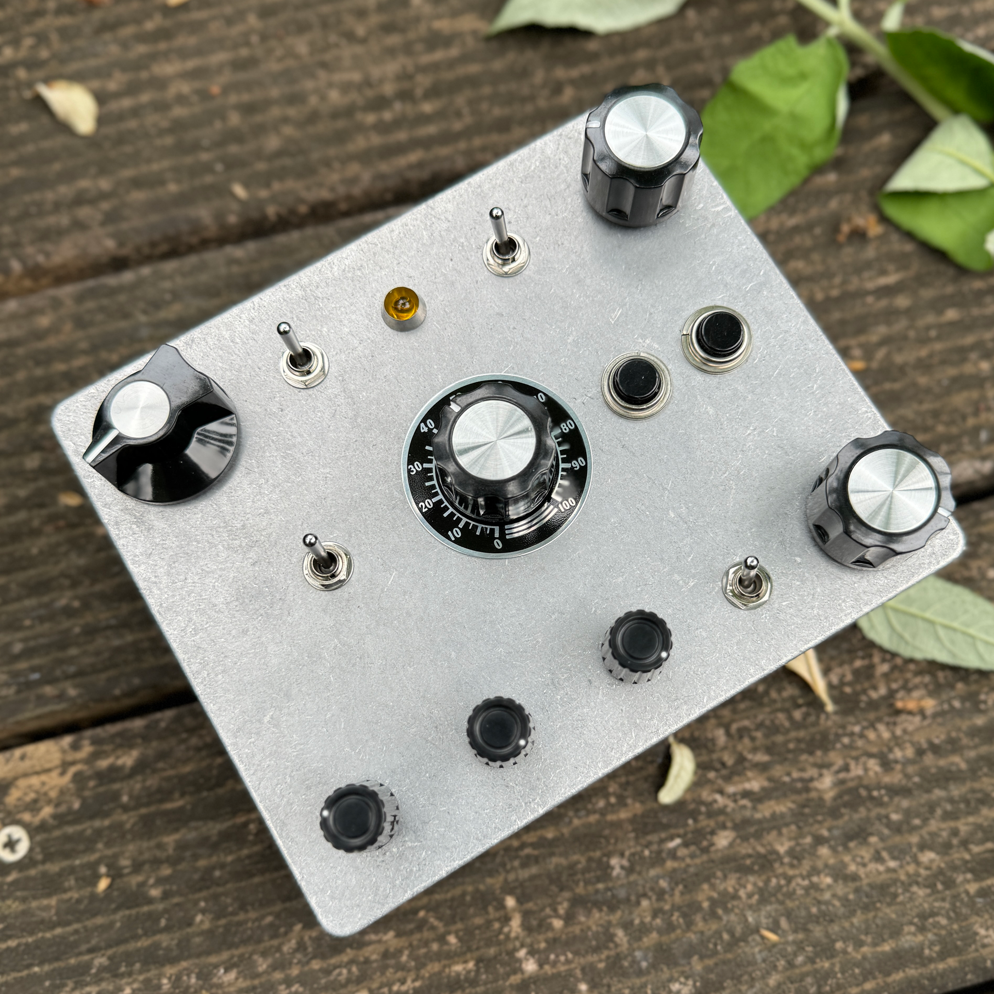 生産終了アナログシンセサイザーJMTSYNTH RVO-3 生産終了アナログシンセサイザーJMTSYNTH RVO-3