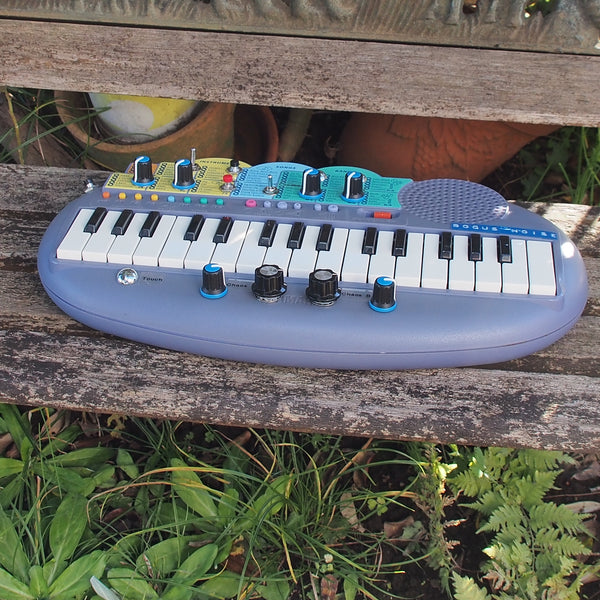 CIRCUIT BENT - Yamaha PSS7 Keyboard