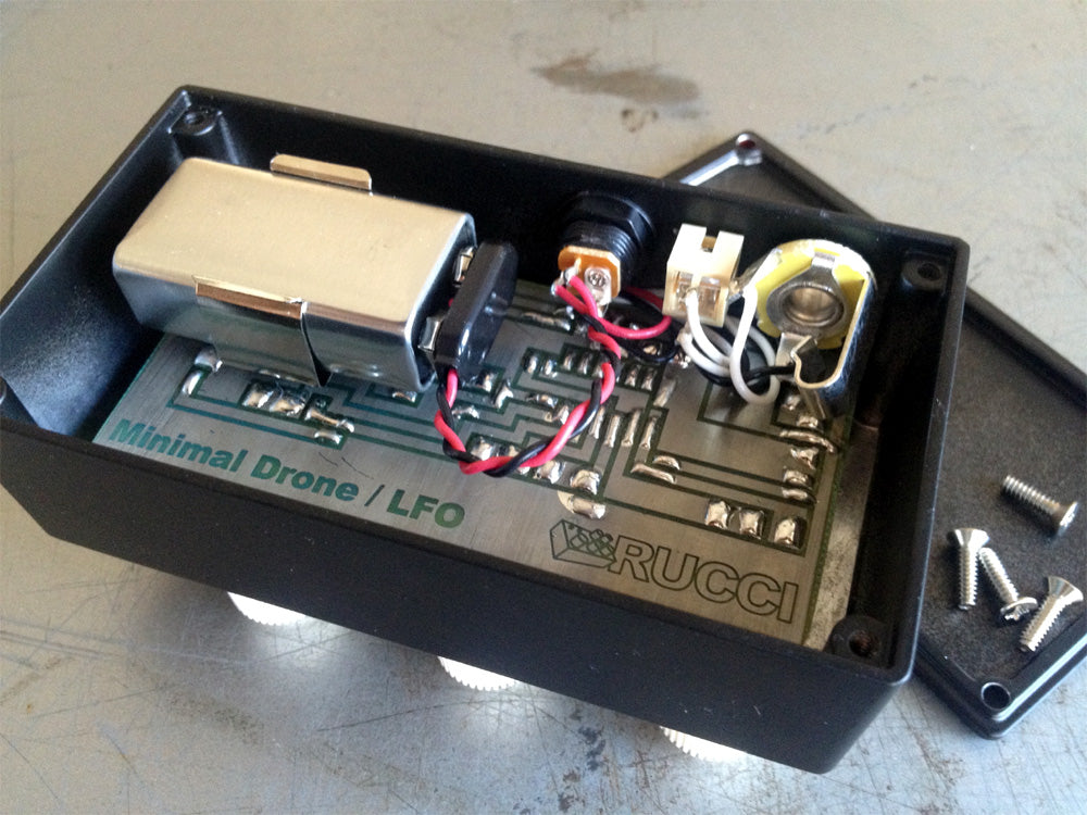 RUCCI 「minimal drone」ドローンシンセサイザー Minimal Drone – beatsville